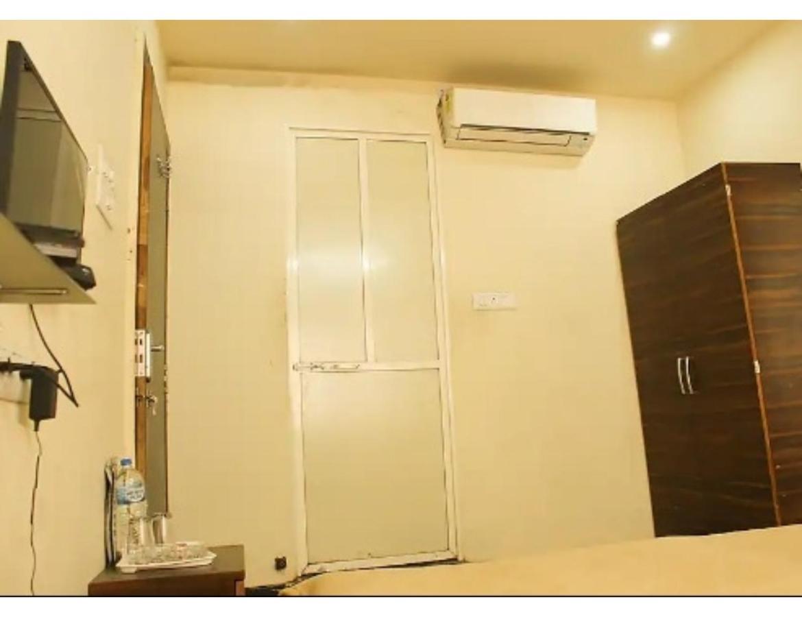 Hotel Adarsh, Ujjain Exterior foto